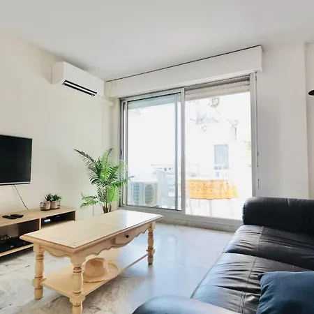 Apartment Le Poincare - 4 Prs - Clim - 300 M *